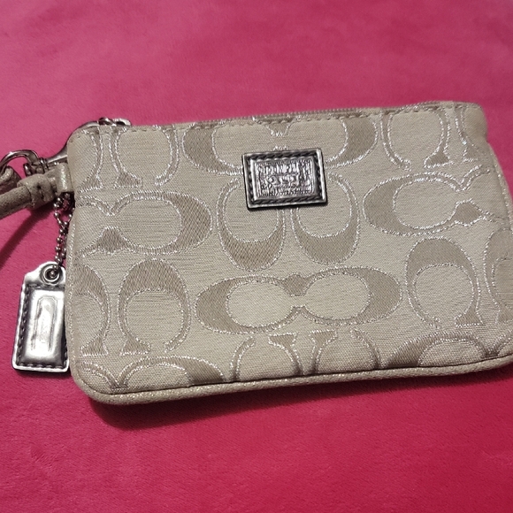 Coach Handbags - Coach Poppy Wristlet